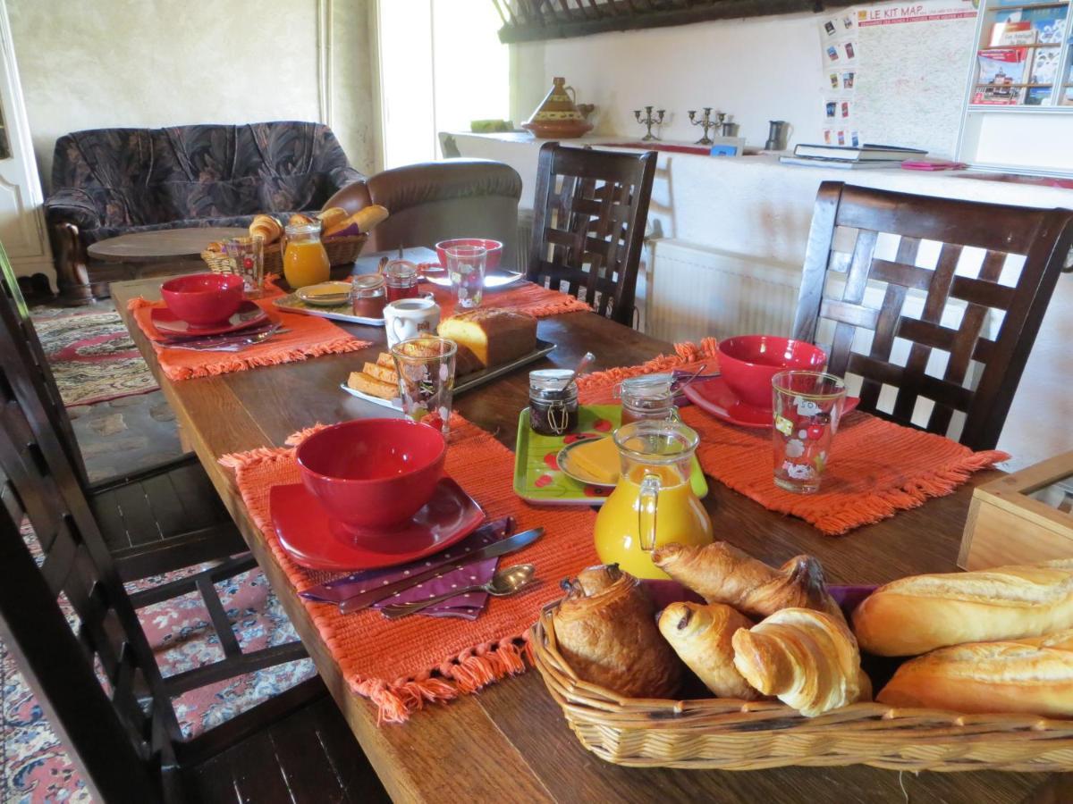 Bed and Breakfast La Ferme De L'Isle Et Sa Roulotte Avaray Экстерьер фото